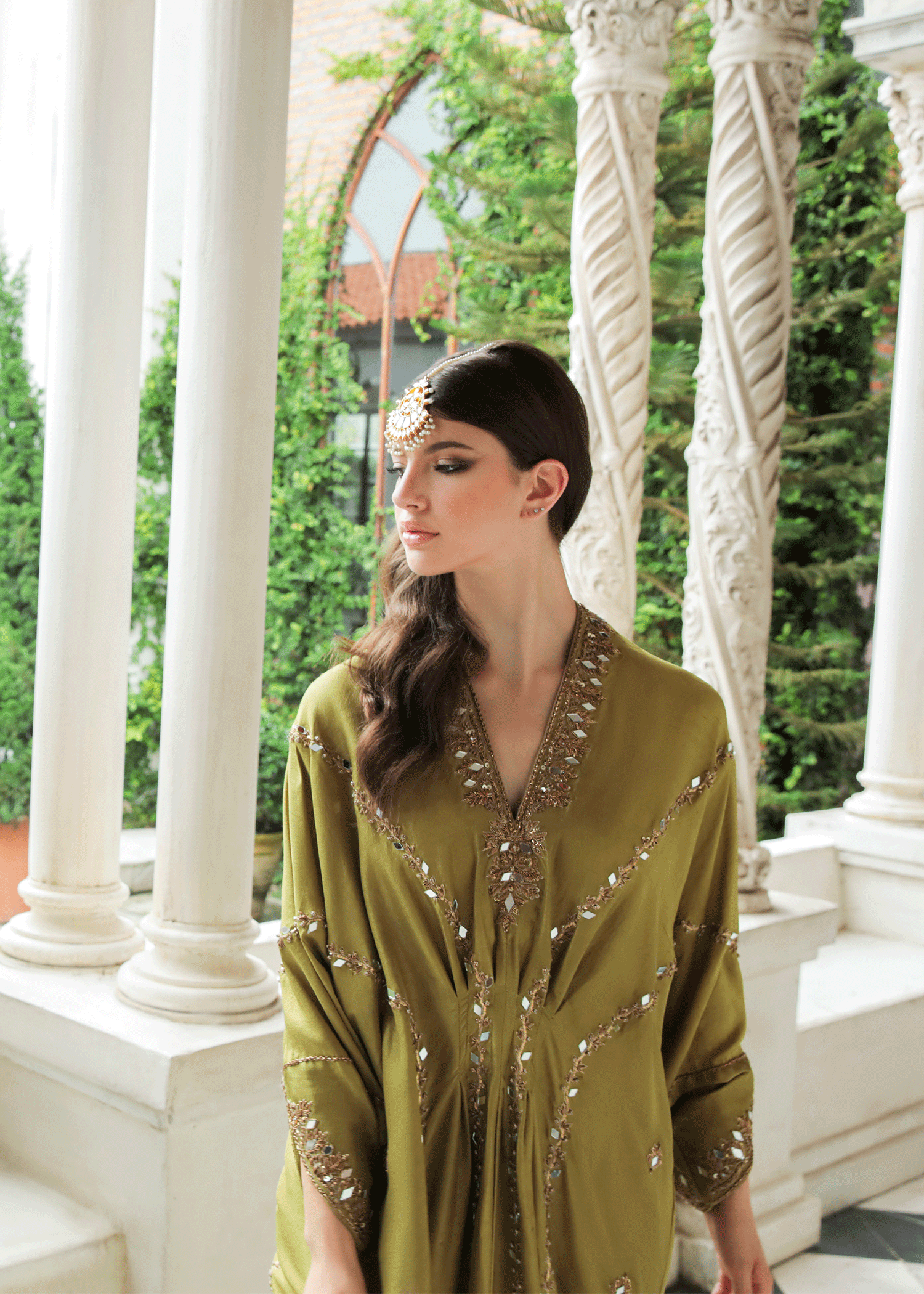 Purple Haze Pret Studio | Apsara Formals | Sheen Green Kaftan XL Purple Haze Pret Studio | Apsara Formals | Sheen Green Kaftan XL